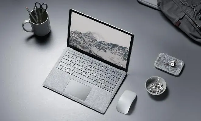 Wyciekły zdjęcia Surface Laptop – odpowiedź Microsoftu na Chromebooka?
