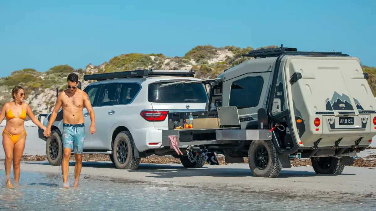 Mobilna kapsuła przetrwania na kołach. Oto off-roadowa przyczepa Earth Camper