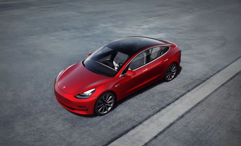 Płatne DLC do samochodów stały się faktem. Tesla wywołuje kontrowersje