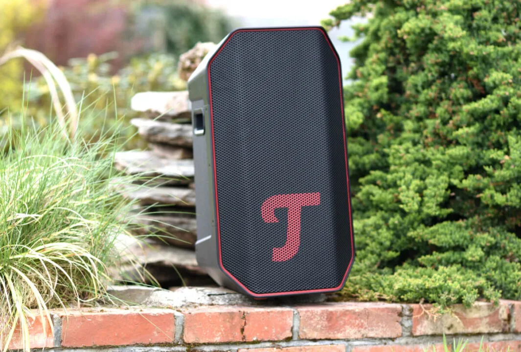 Teufel Rockster Air 2 w ogrodzie