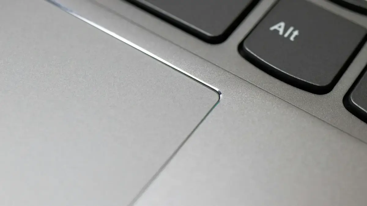 Touchpad laptopa jako czytnik e-booków. Eksperyment czy nowy standard? 