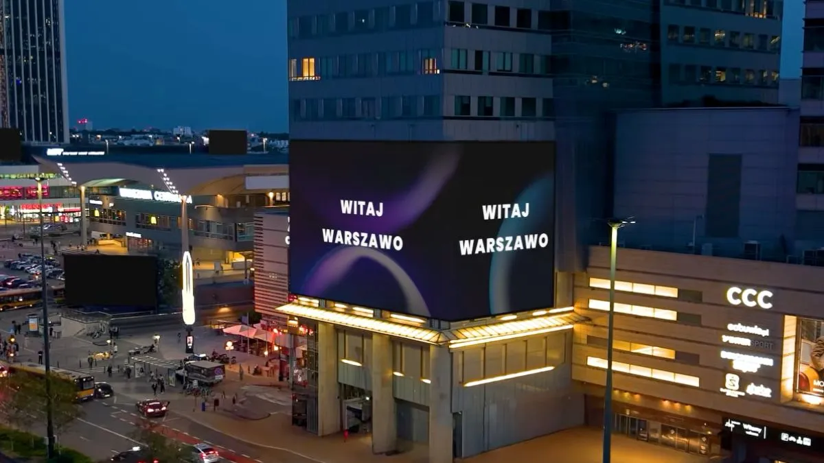 Ogromny ekran w Warszawie. Centrum stolicy zamienia się w Times Square