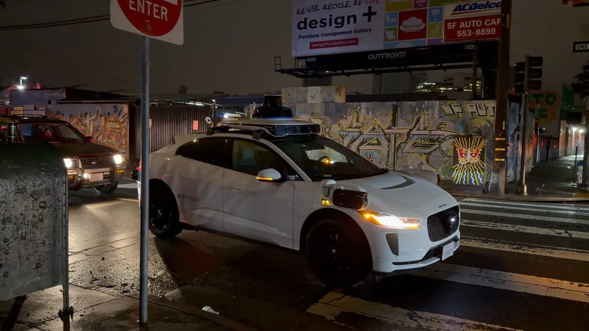 Chaos po awarii prądu. Robotaksówki Waymo zablokowały miasto