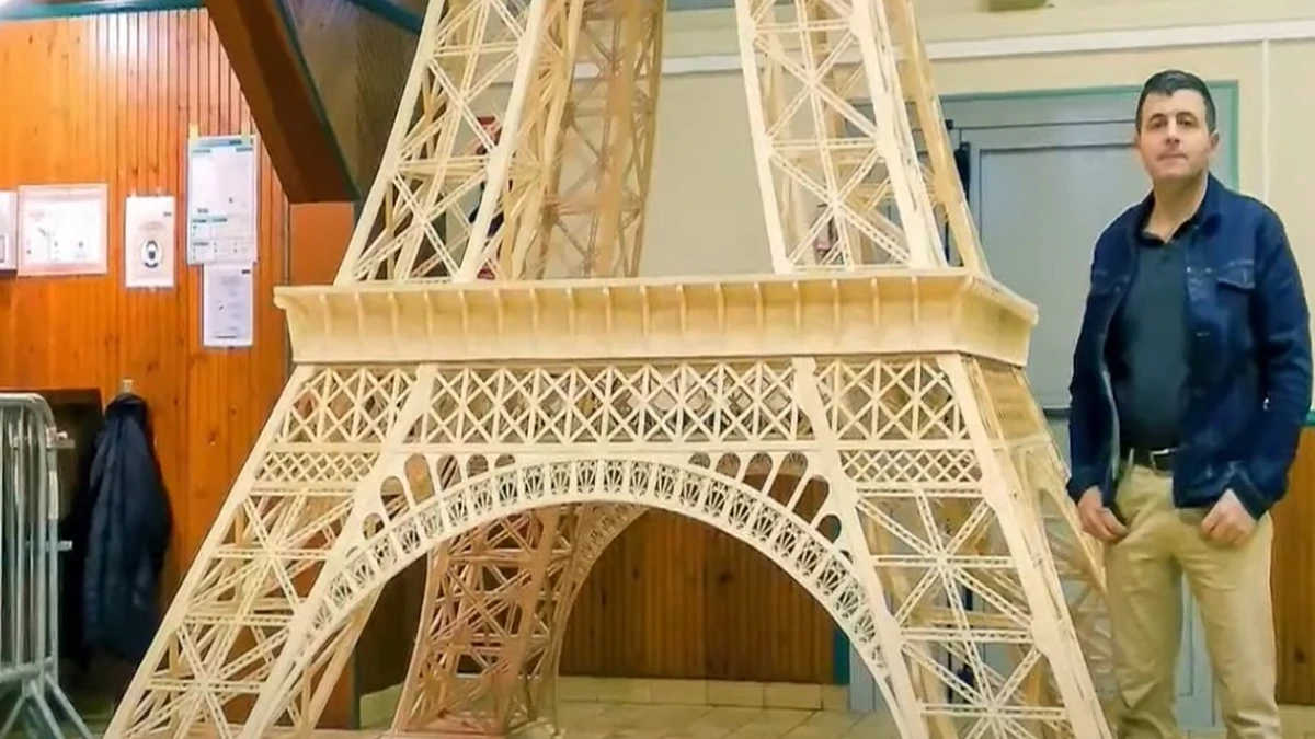 8 lat budował Wieżę Eiffle’a z zapałek. Został zdyskwalifikowany