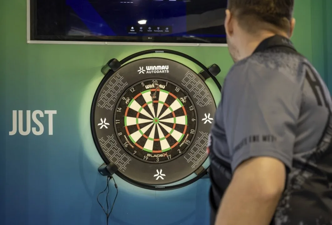 Tarcza sama policzyła każdy mój rzut. Sprawdziłem Winmau Autodarts X na IFA 2026