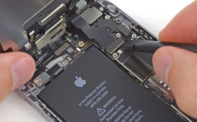 Masz starszego iPhone’a? Znamy nową cenę wymiany baterii w Polsce