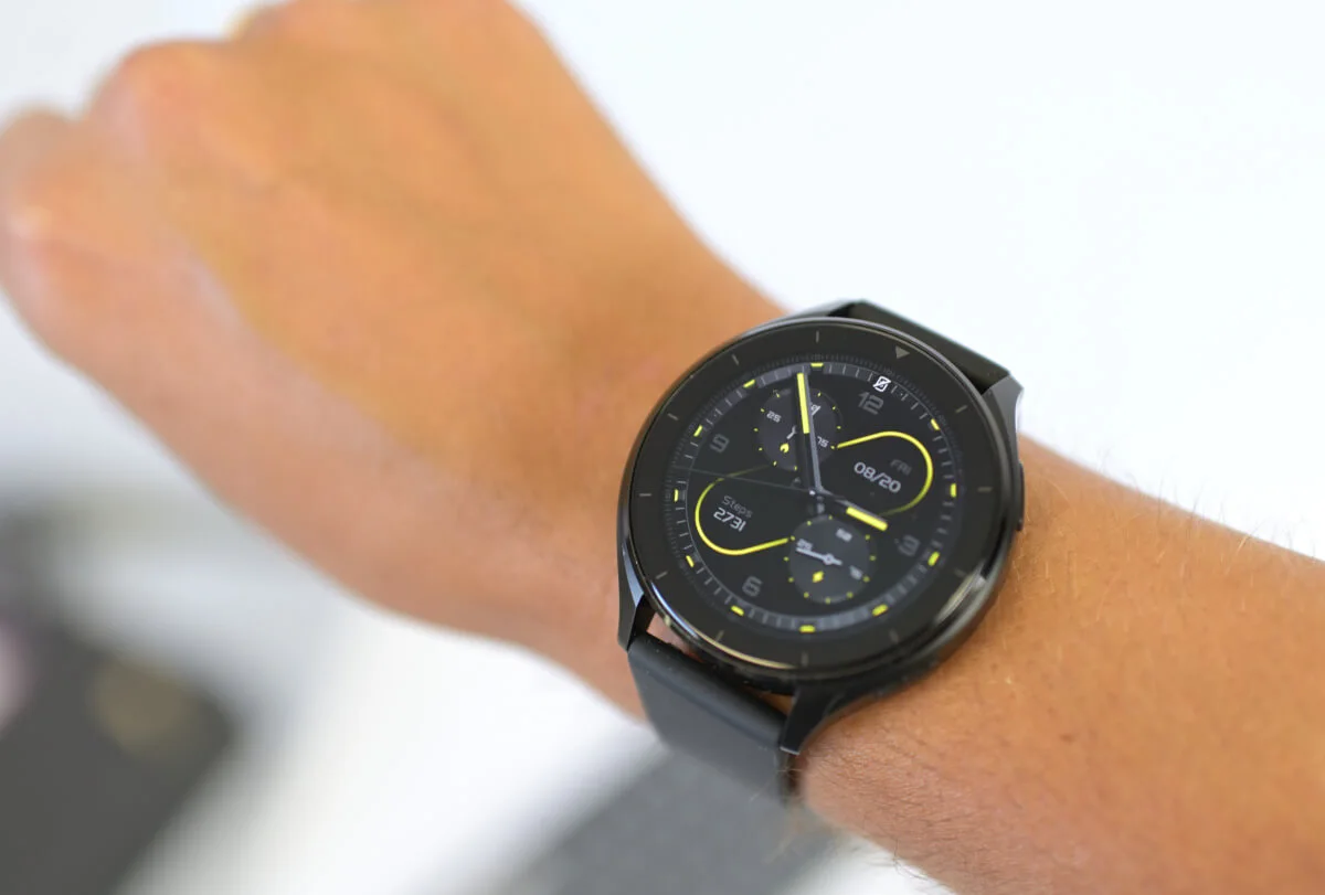 Xiaomi Watch 2 na nadgarstku