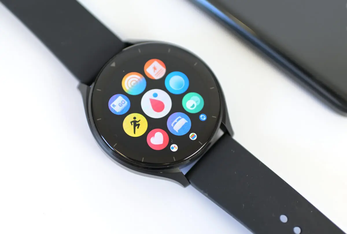 Xiaomi Watch 2 na nadgarstku