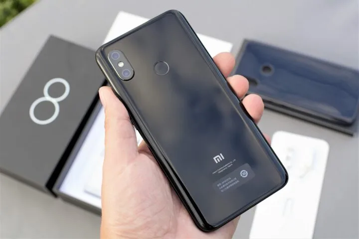 Xiaomi Mi 8 oficjalnie w Polsce! Rusza przedsprzedaż, a cena jest zachęcająca