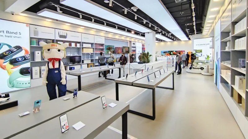 Zwiedziliśmy rekordowo duży Xiaomi Mi Store. Zbudowano go w… Polsce!
