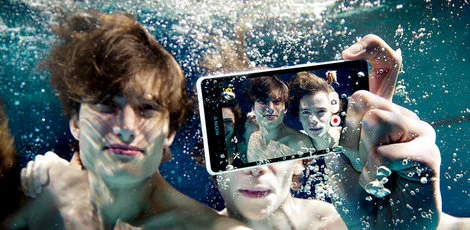 Dzięki Sony Xperia ZR nagrasz film pod wodą