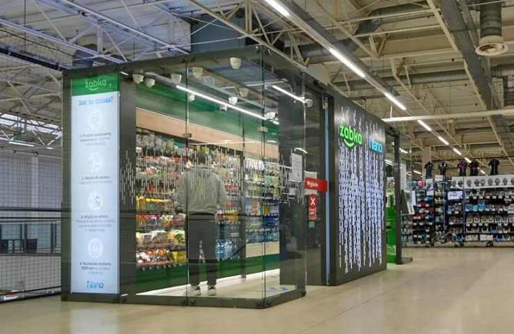 Pierwsza bezobsługowa Żabka Nano otwarta. Jak działa sklep?