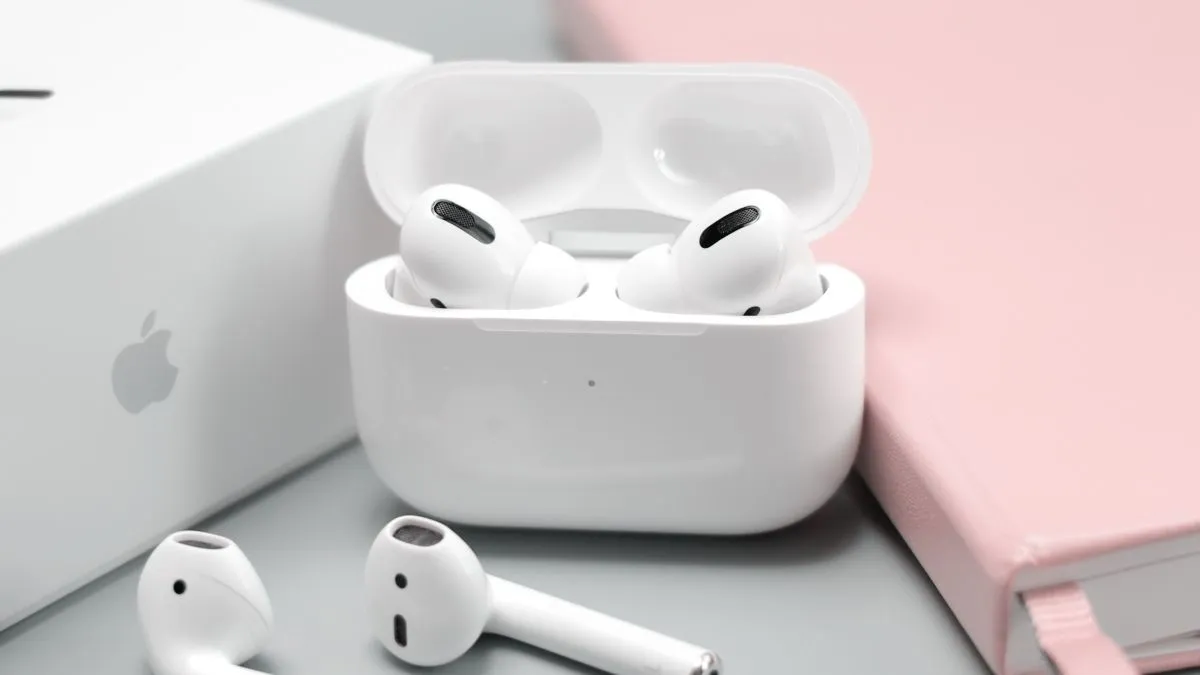 Apple może pracować nad tańszymi AirPodsami – AirPods Lite