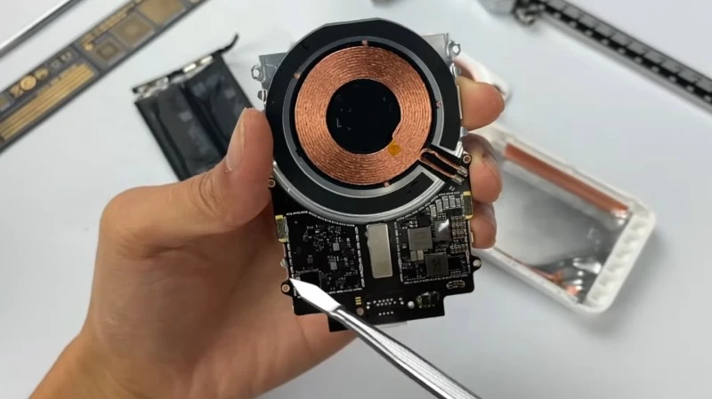 Akumulator MagSafe od Apple ma śmiesznie małą pojemność. Kosztuje krocie