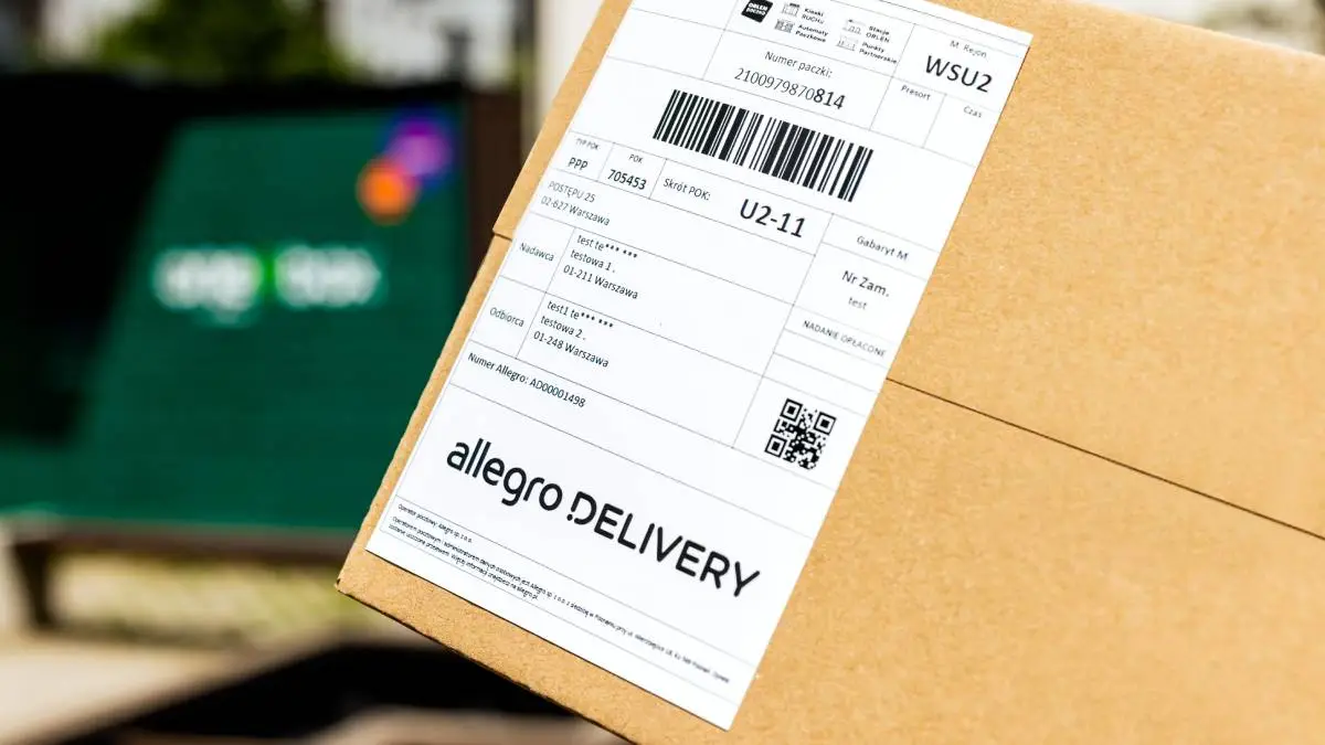 Allegro podwyższa opłaty za dostawę. Kolejna zachęta, by kupić Smart!