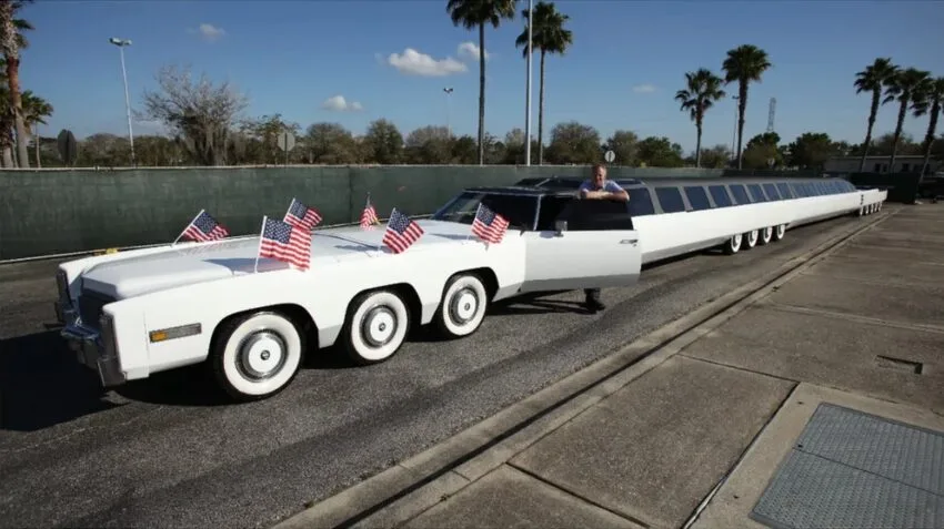 Amerykański Sen to najdłuższy samochód świata. Właśnie go odbudowano i wydłużono
