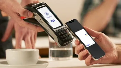 Apple udostępni NFC w iPhone’ach innym firmom w Unii Europejskiej