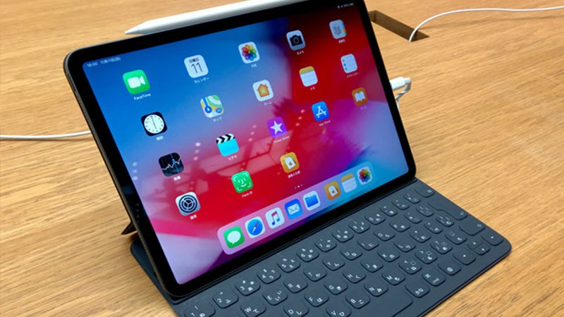 Apple odpowiada na obawy dotyczące zginania się iPada Pro – tym razem przedstawia proces produkcji sprzętu