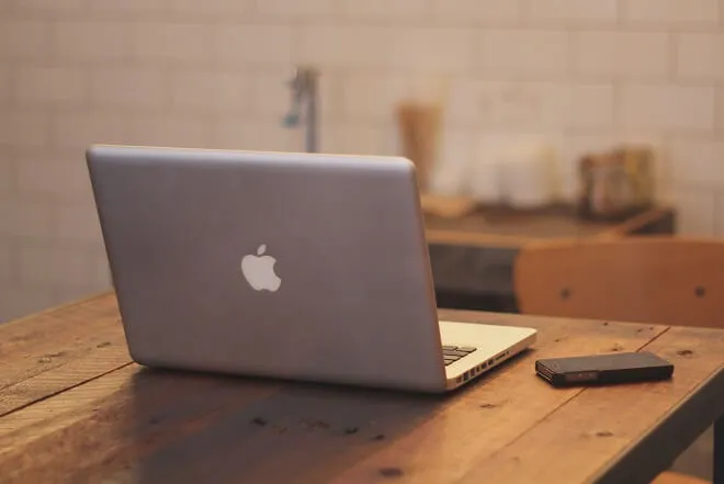 Notebook jeszcze nigdy nie był tak cienki. Apple prezentuje 12-calowego MacBooka!