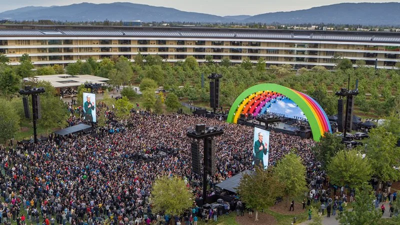 Imponująca siedziba Apple zostanie otworzona w kwietniu