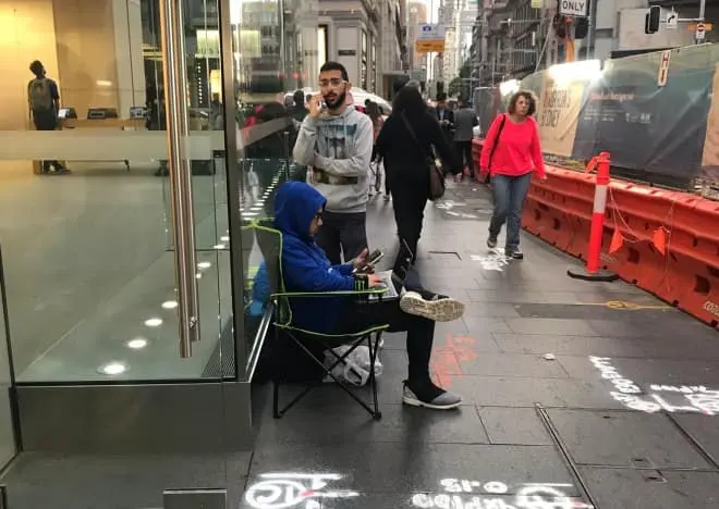 Przed sklepami Apple formują się już kolejki po iPhone’a 8