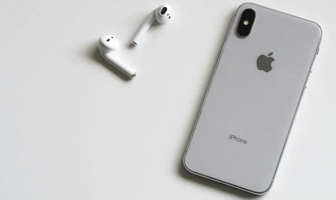Szef Apple: gorsza sprzedaż iPhone’ów może wynikać z ich ceny