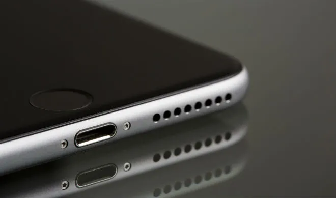 Apple może porzucić standardowy port do ładowania w iPhonie