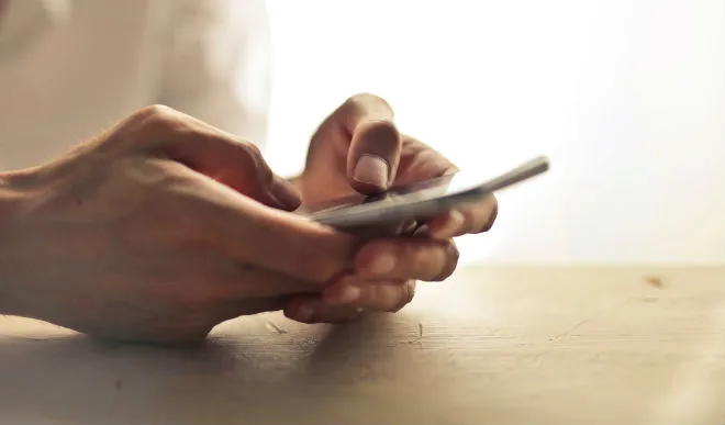 Mobilny internet i zasięg bez operatora. Czy to przyszłość smartfonów?