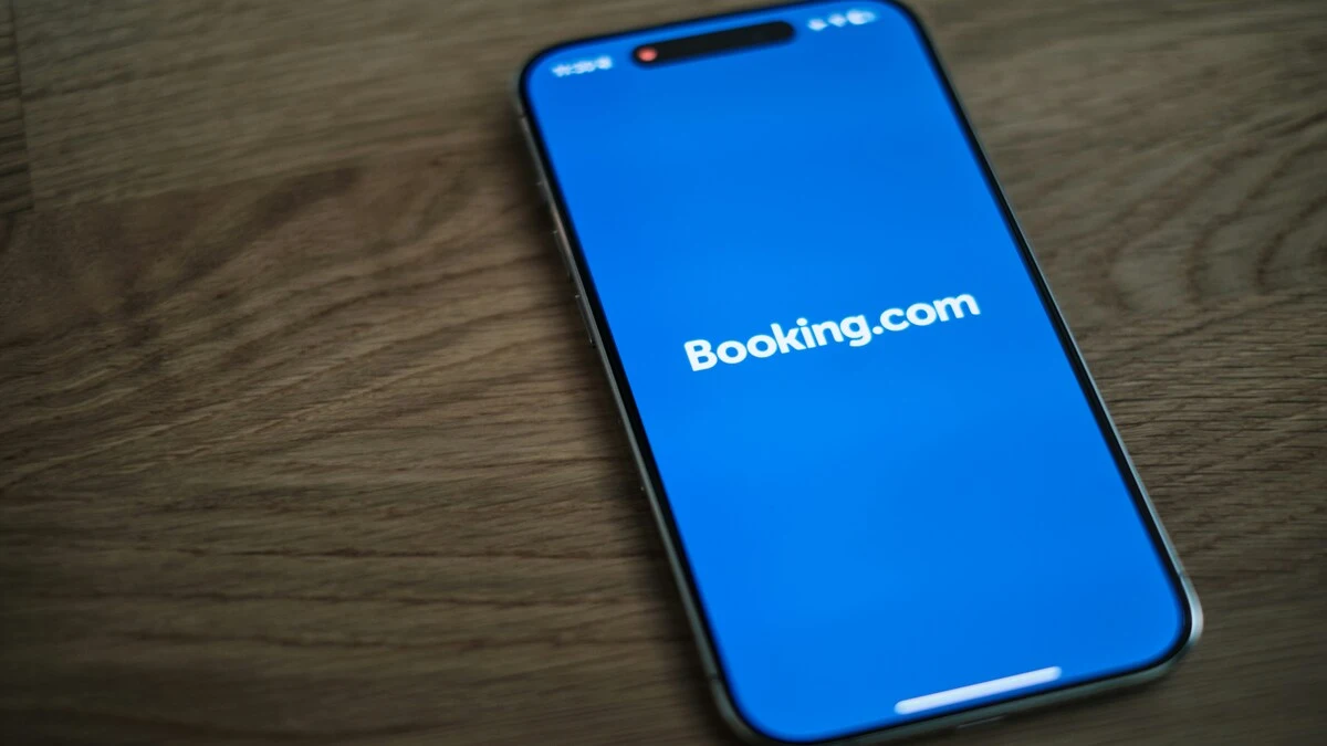 Booking.com pod lupą KER. Reklama o romansie w Meksyku uznana za nieetyczną