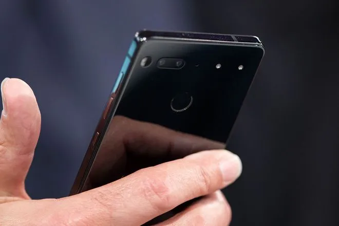 Nareszcie? Essential Phone trafi do sprzedaży w ciągu tygodnia