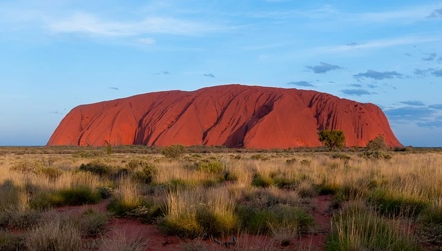 Google usuwa wirtualną wspinaczkę po słynnej australijskiej czerwonej skale. O co chodzi?