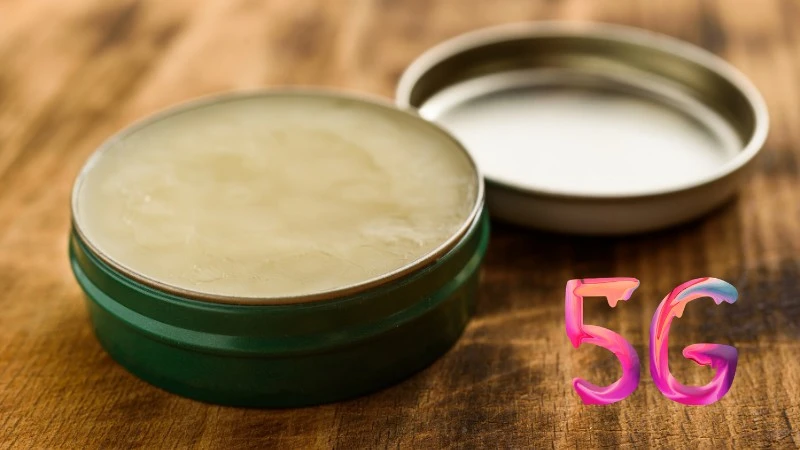 Amerykanin sprzedawał krem przeciw 5G. Zarobił fortunę
