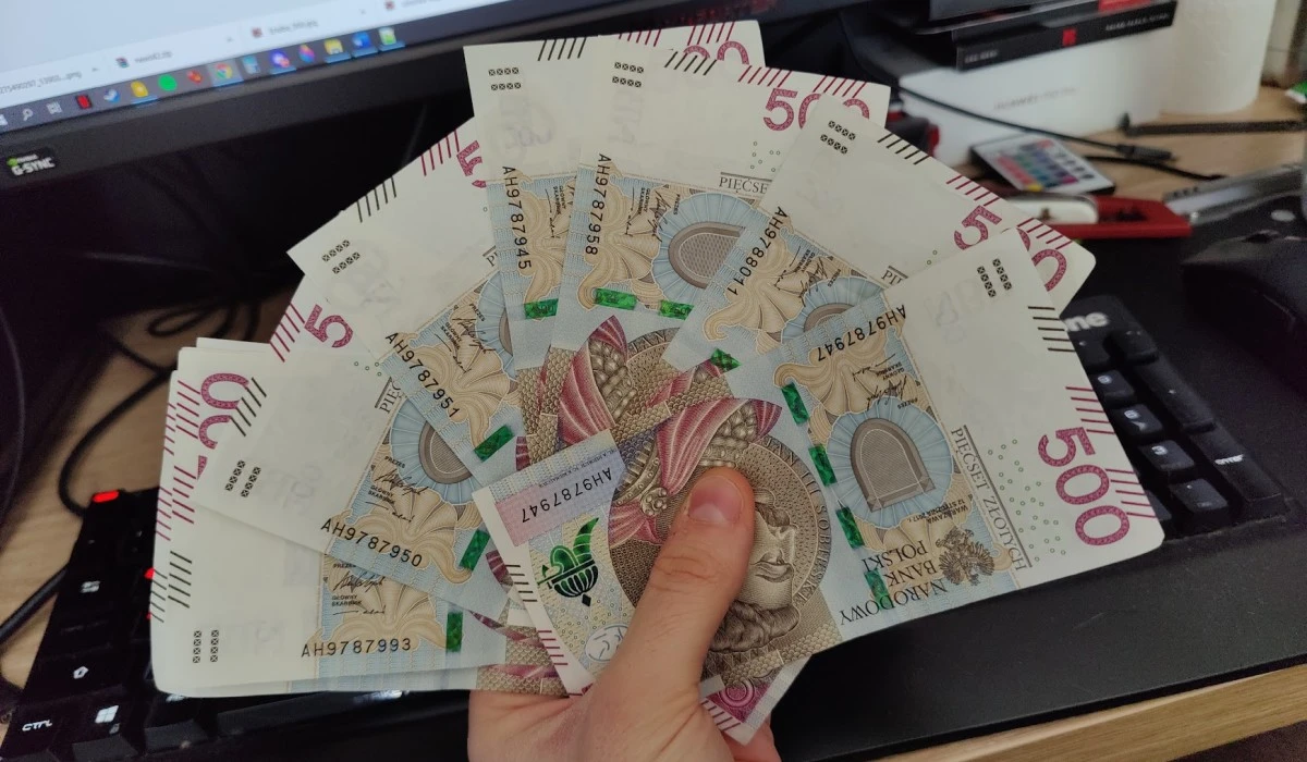 Banki ostrzegają: wypłać gotówkę. Wtóruje im wielu ekspertów