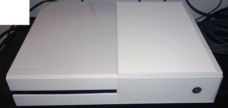 Zdjęcia białego Xboxa One wyciekły do sieci