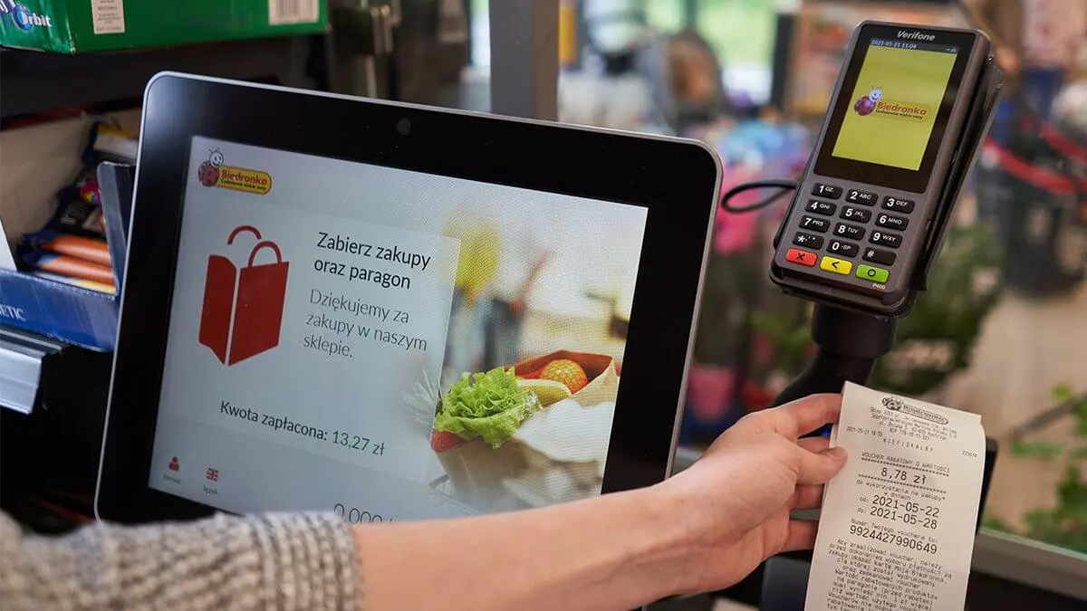 Kasy samoobsługowe w Biedronce z ukrytą funkcją. Robi wrażenie