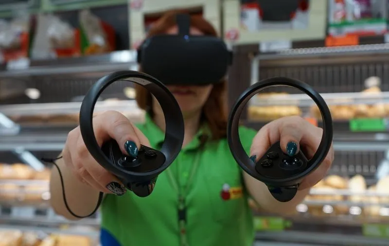 Biedronka 2077. Szkolenia pracowników znanej sieci sklepów wchodzą na nowy poziom