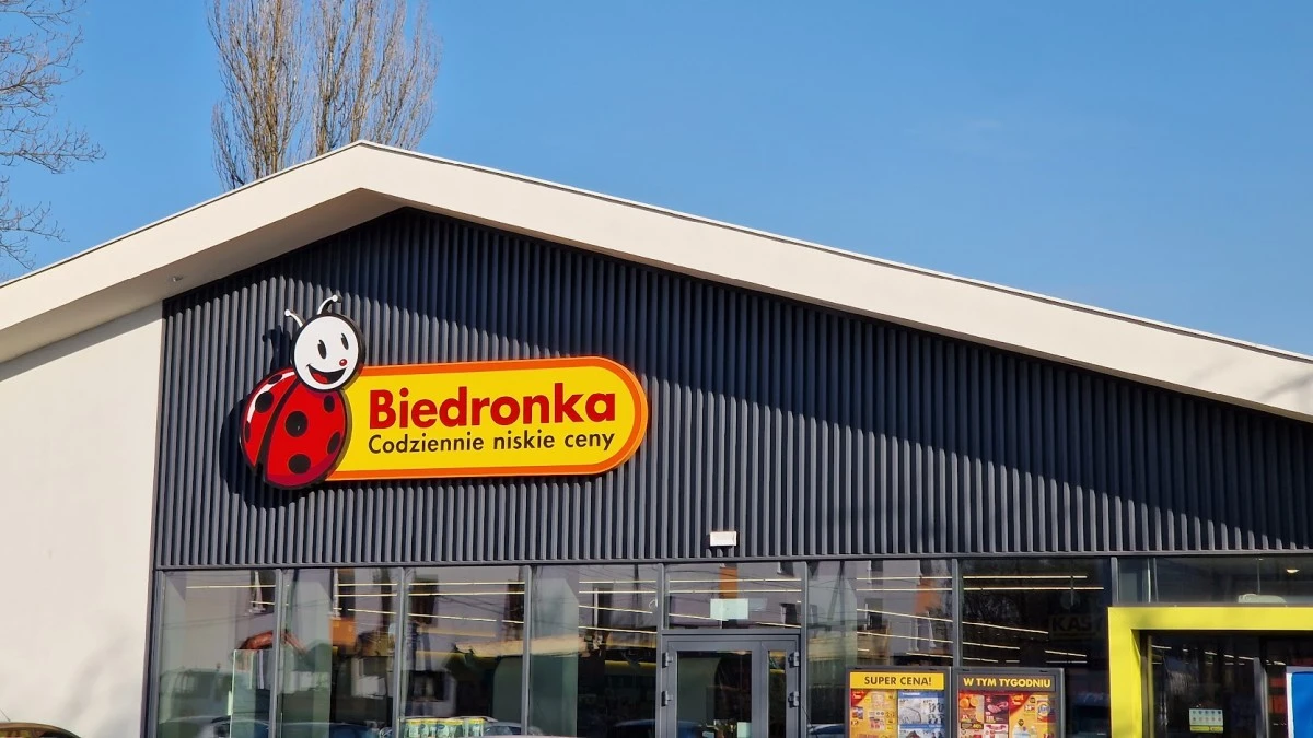 Lubisz gotówkę? Dobre wieści dla klientów Biedronki