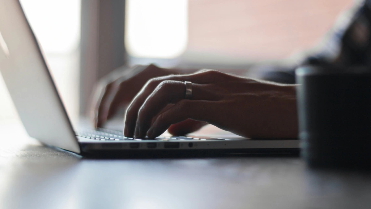 Skradzione karty płatnicze Polaków coraz cenniejsze w darknecie