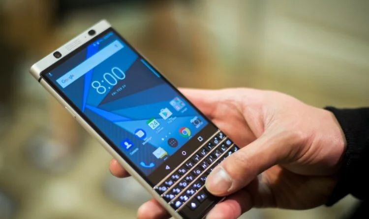 Szef BlackBerry: składane smartfony są nam kompletnie niepotrzebne