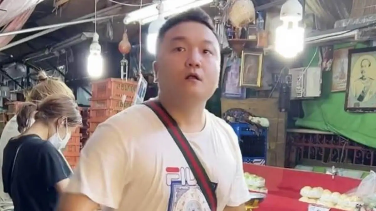 Kulinarny influencer został zadźgany przez swojego rywala podczas transmisji na żywo