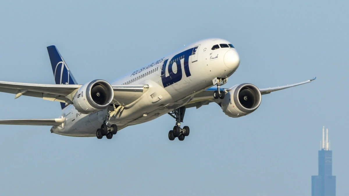 Wi-Fi na pokładzie Boeing 787 Dreamliner. LOT podał cenę