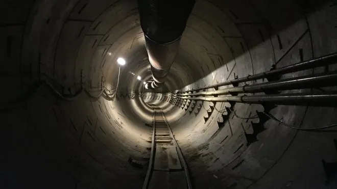 Pierwszy z podziemnych tuneli Elona Muska na ukończeniu