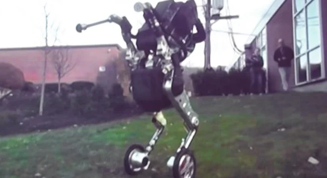 Nowy Robot Boston Dynamics jeździ na dwóch kółkach i wykonuje akrobacje
