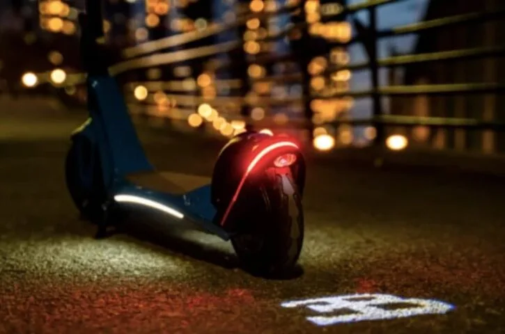 Prestiż za grosze? Oto elektryczna hulajnoga od Bugatti