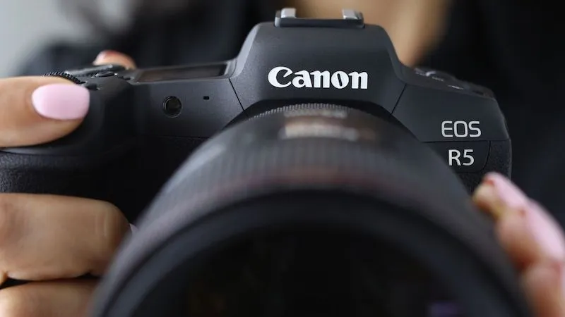 Możesz korzystać za darmo z aparatów Canon. Co Ty na to?