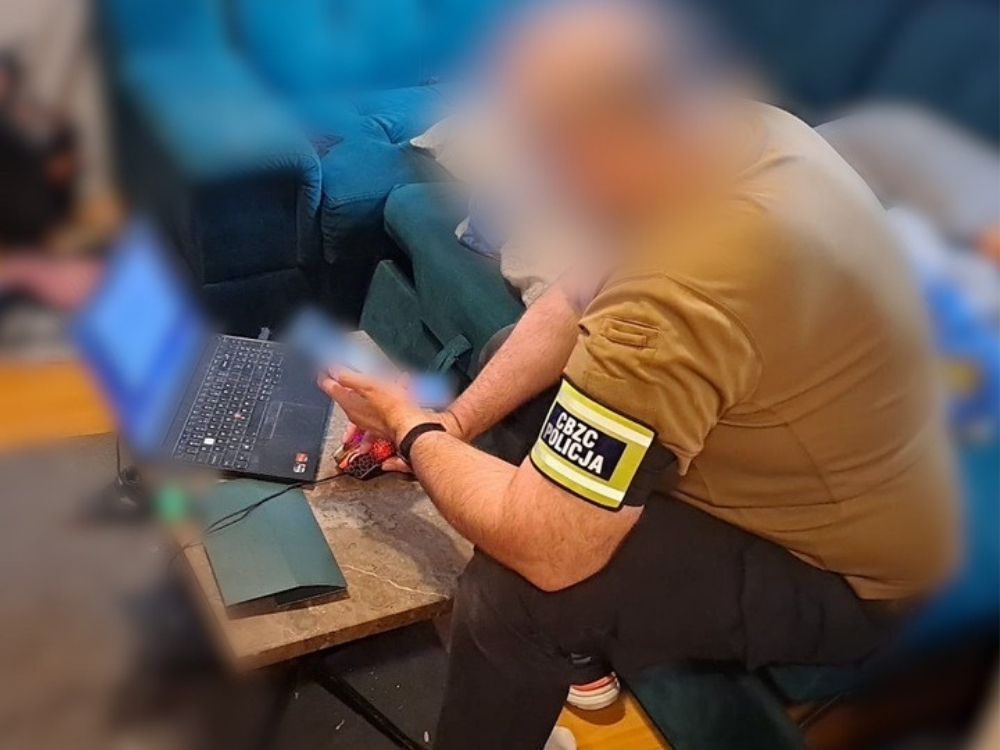 Cyberprzestępczość na przerwie szkolnej. CBZC namierzyło nastoletnich hakerów