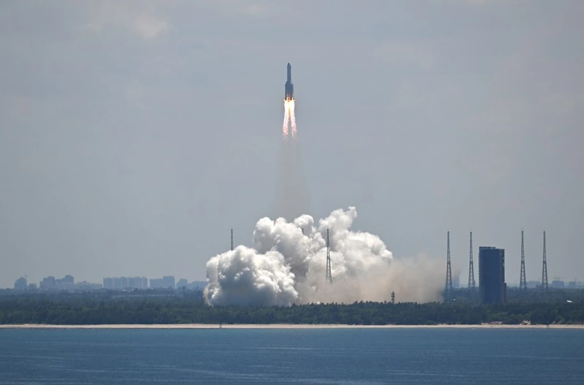 Kula ognia nad Filipinami i Malezją. Zobacz widowiskowe nagranie