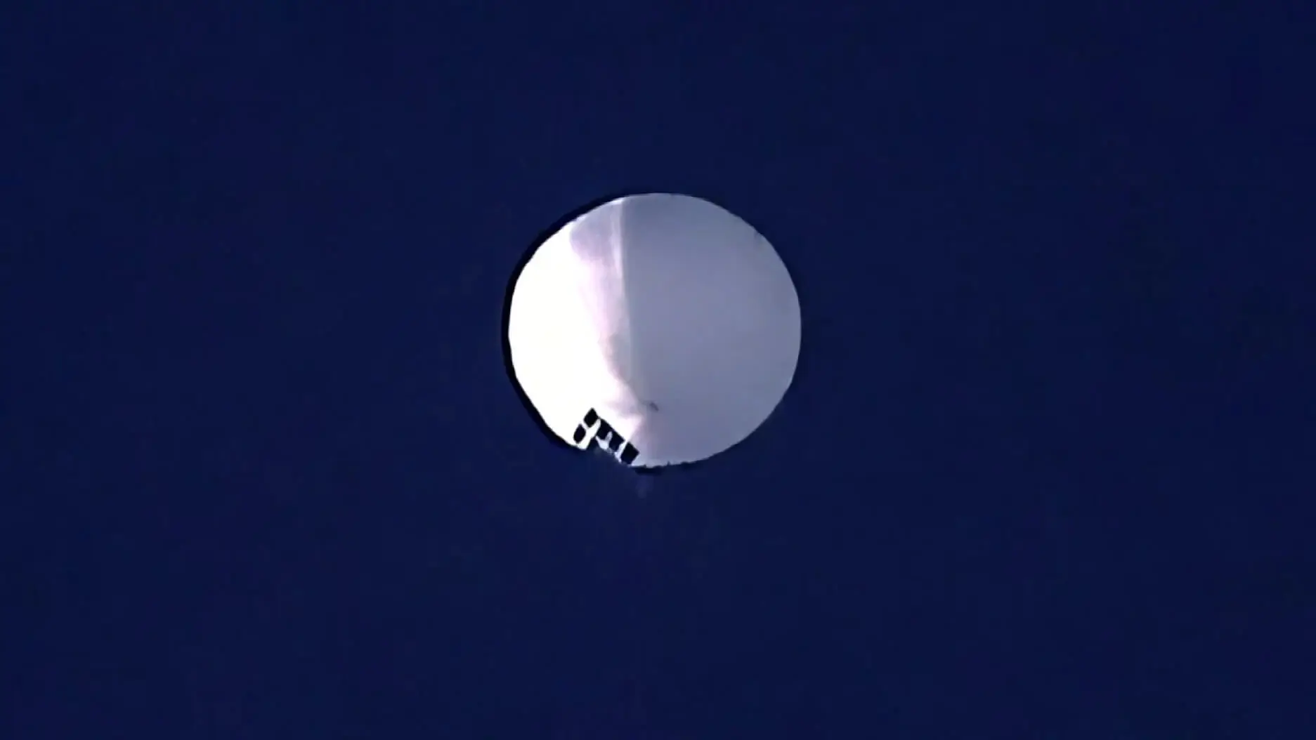 Chińczycy latają balonem szpiegowskim nad USA. Czego szukają?