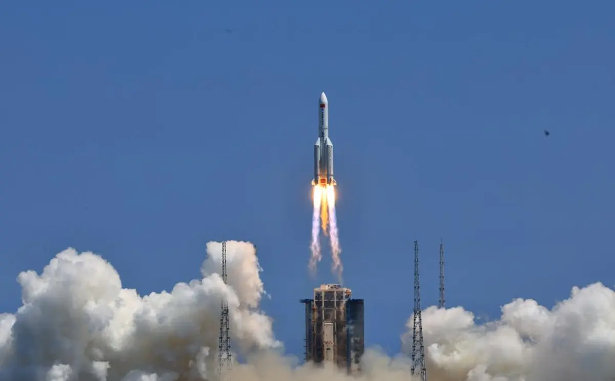 Kolejna chińska rakieta może wkrótce rozbić się o Ziemię