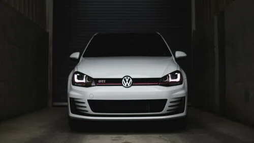 volkswagen błędy na drodze śledzenie